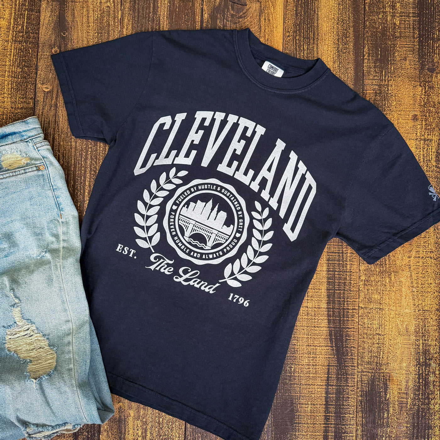 Cleveland Collegiate Seal - Mens/Unisex Crew T-shirt - Black