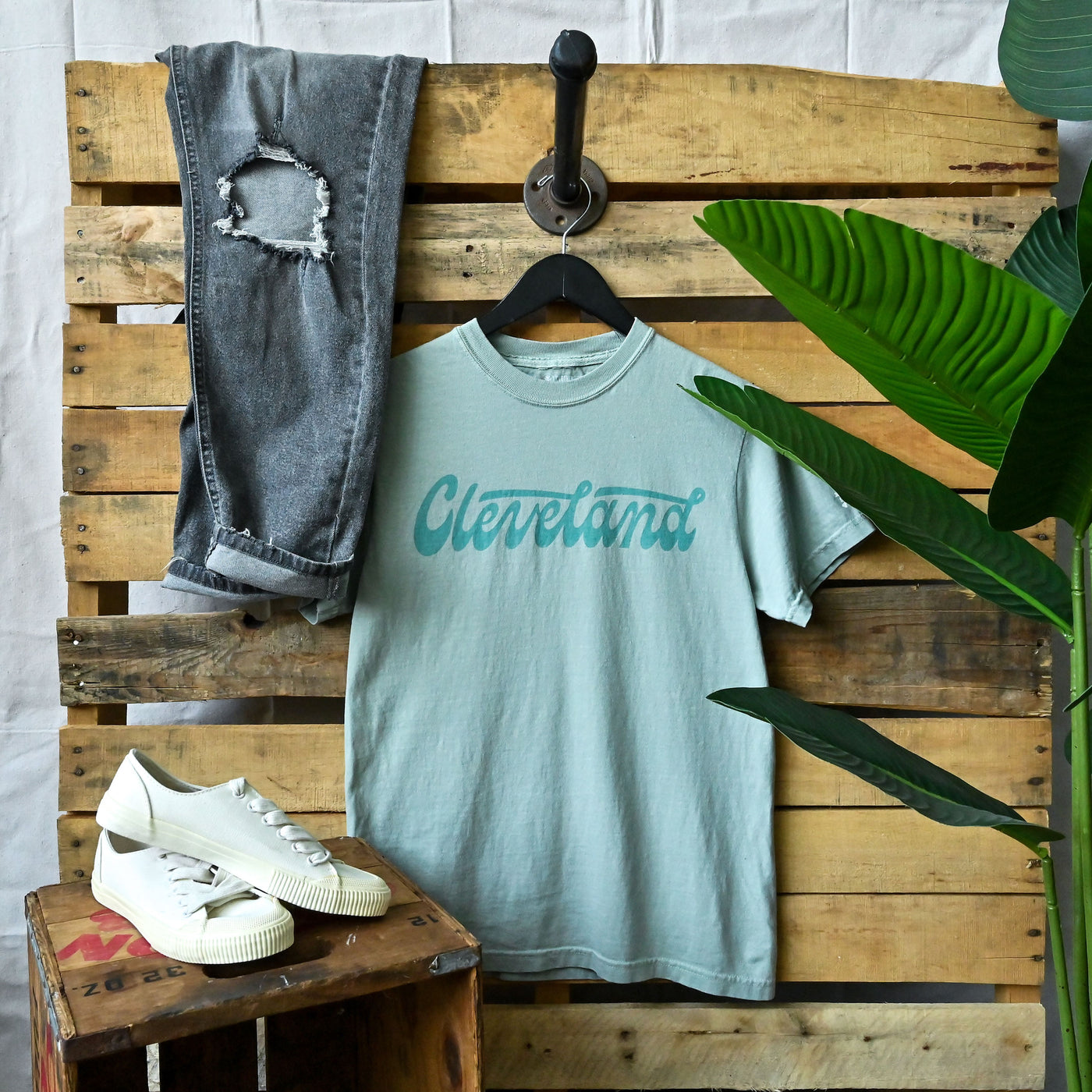 Cleveland Retro Script - Unisex Crew T-Shirt