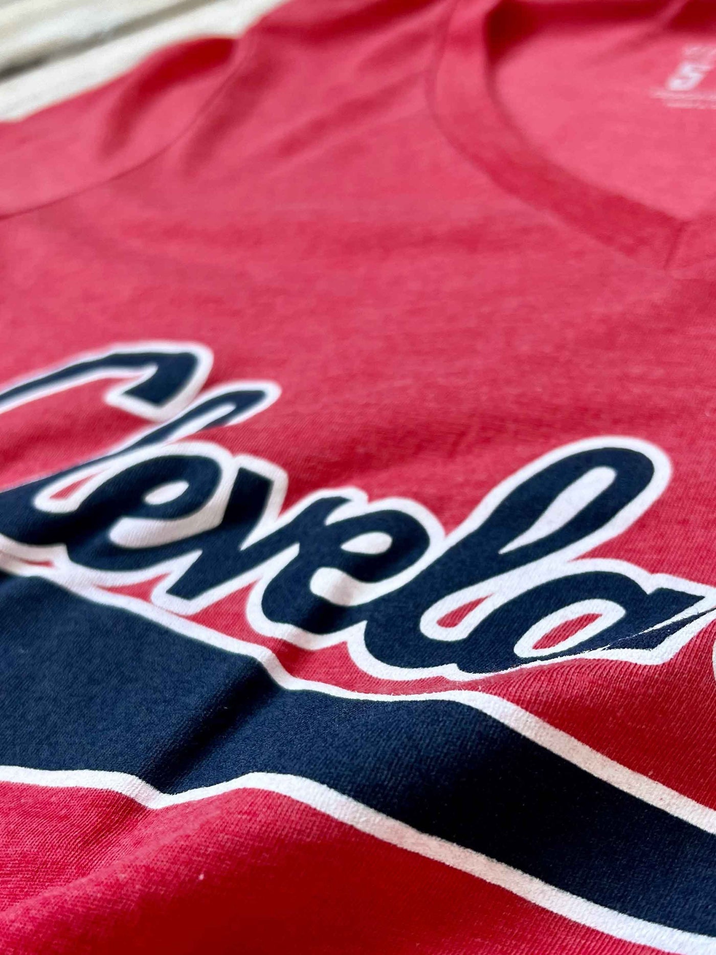 Genuine Merchandise womens Cleveland Indians baseball blue red t-shirt size  XL